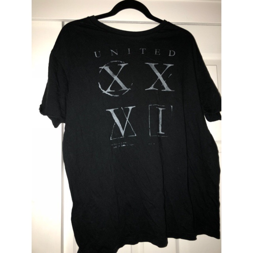 black t-shirt